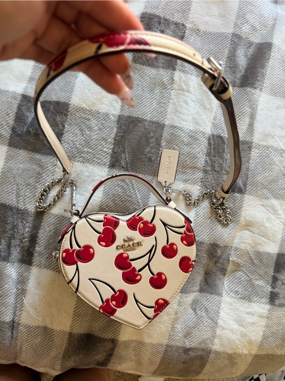 COACH HEART CROSSBODY BAG WITH CHERRY PRINT（COACH CAB06）